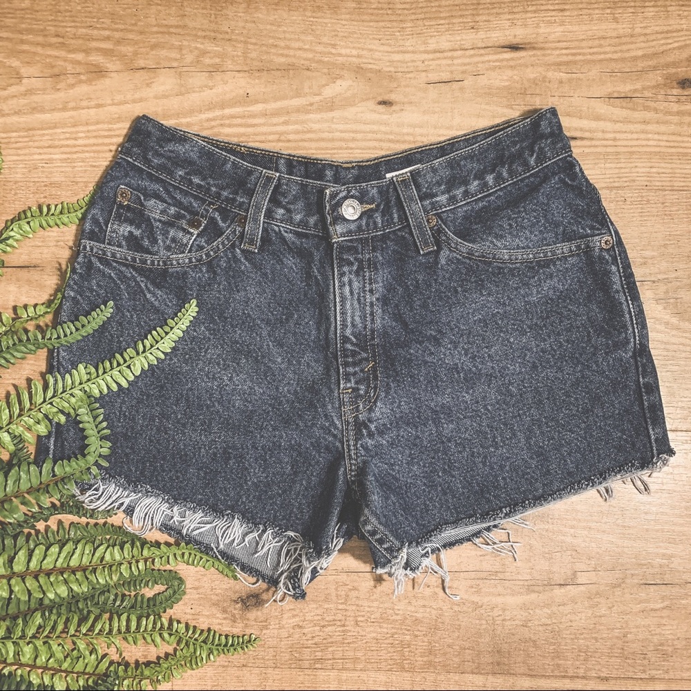 LEVIS slim cut off 517 denim jean shorts sz 6